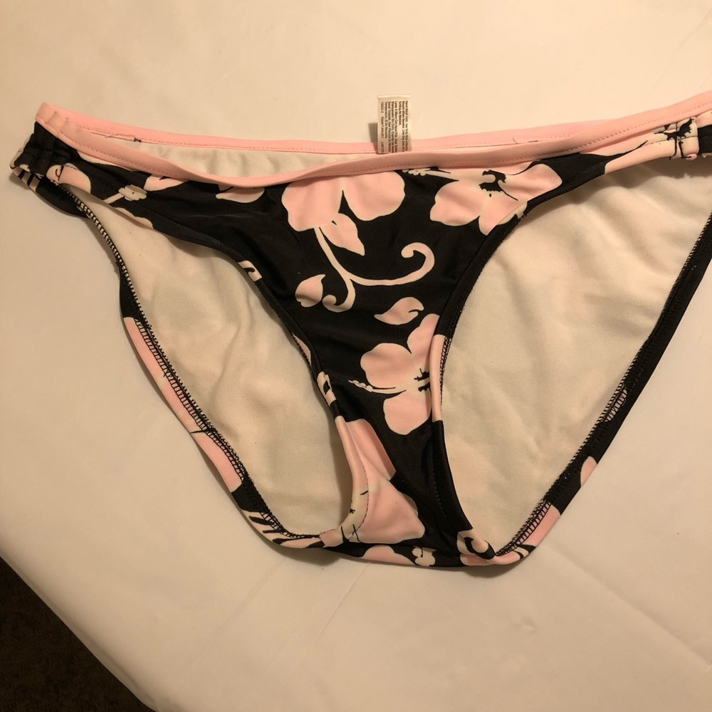 Black/ light baby pink hibiscus print bikini bottom